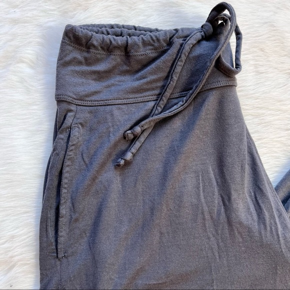 Barefoot Dreams Luxe Milk Jersey Namaste Lounge Pajama Set Size Small Carbon - Picture 7 of 13